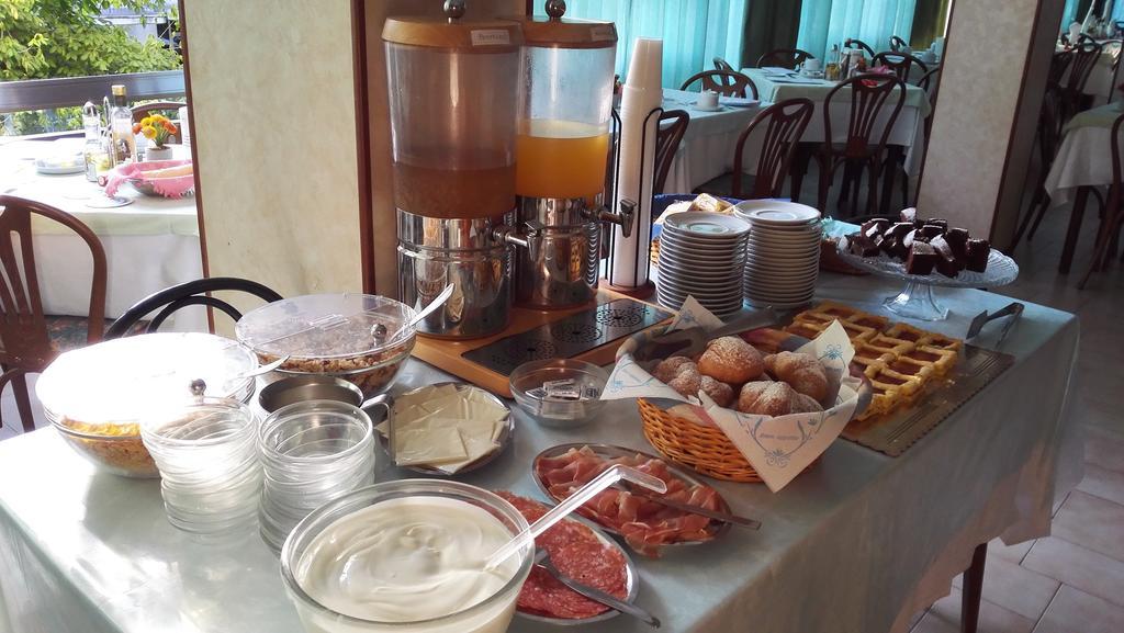 Hotel Betulla Ρίμινι Εξωτερικό φωτογραφία